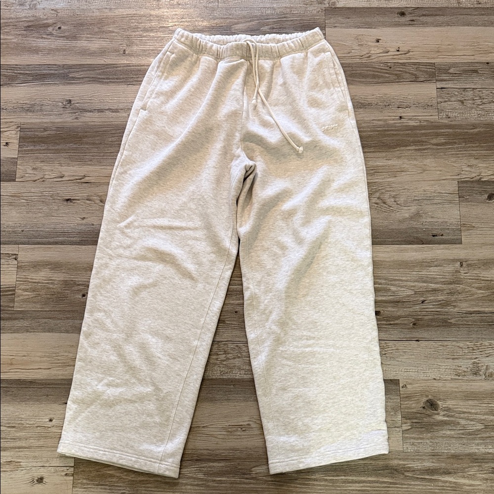 SKIMS women’s straight leg sweatpants